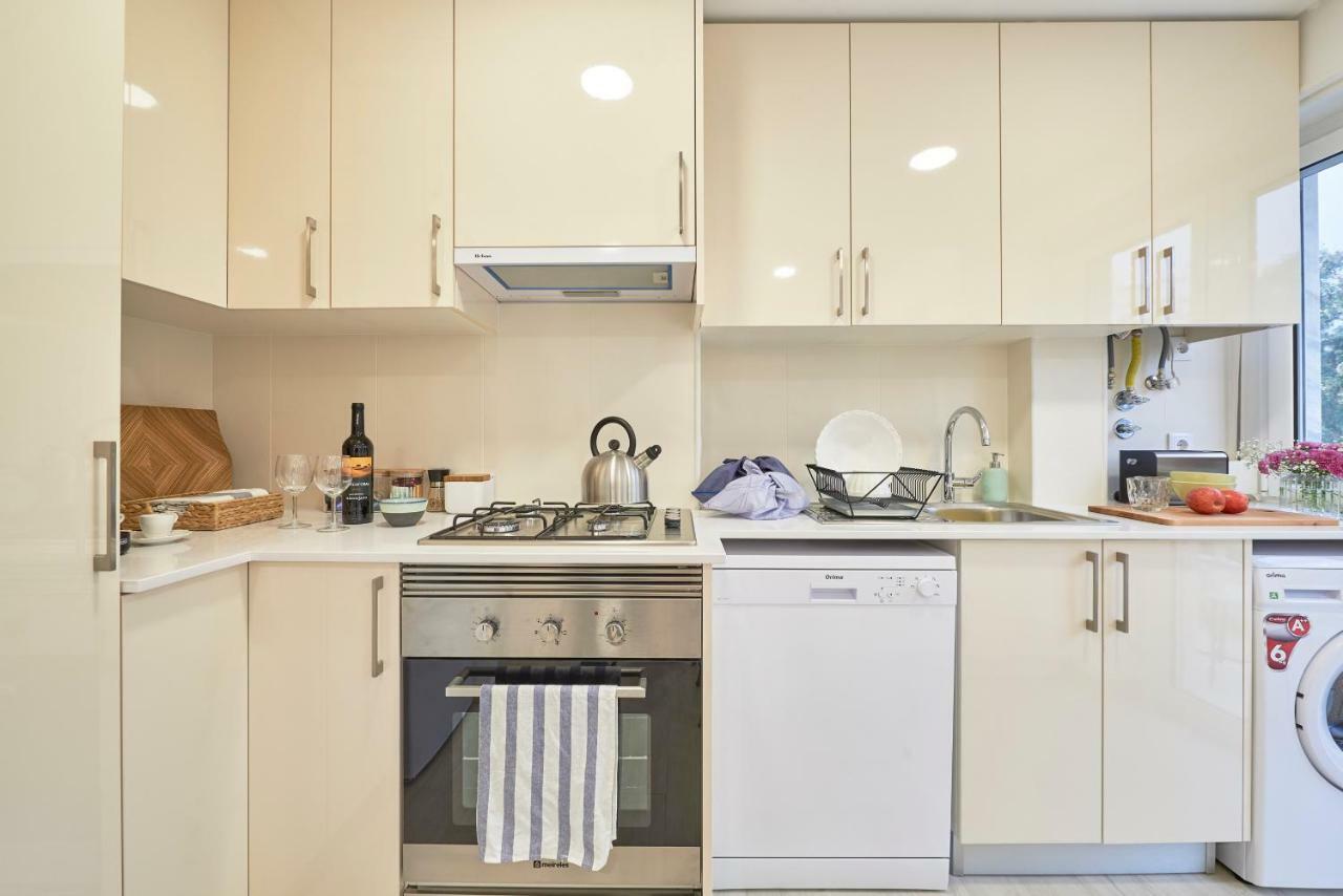 Light Apartment With Amazing Balcony, By Timecooler Lisboa Εξωτερικό φωτογραφία